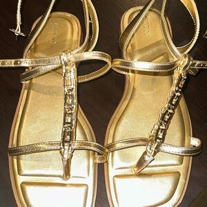 GUESS Gold T-Strap Flat Sandals Womens Size 9 Metallic Gladiator